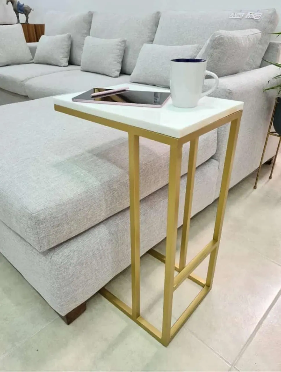Mesa lateral de Te – foto 2